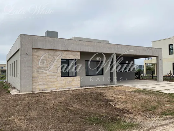 Casa En Venta En Lagos De Canning