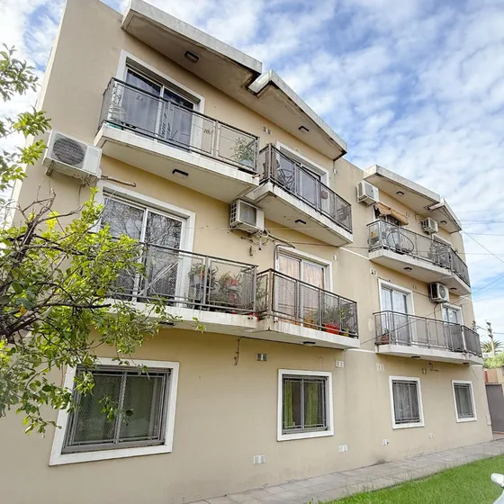 2 Ambientes Amplios - Bajas Expensas - Zona Tranquila