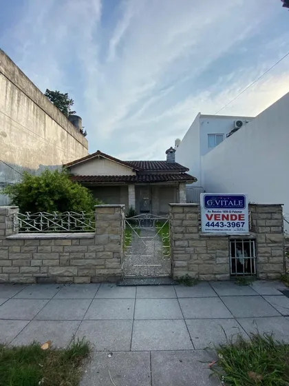 Oportunidad Sobre Av. Chalet A Modernizar Sobre Lote De 10x36