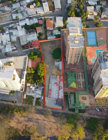 Terreno Y Local Comercial, Av Las Delicias Maracay 