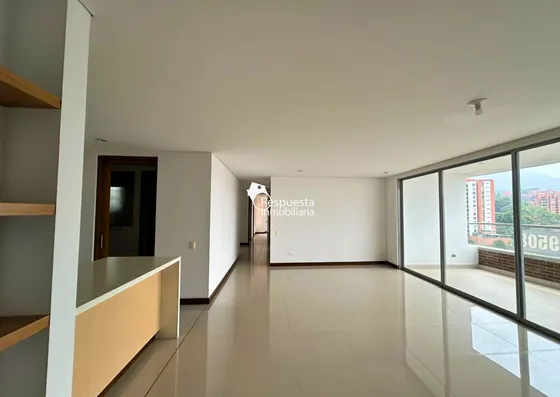 Venta Moderno Apartamento El Poblado, Medellin - Sector Los Balsos.