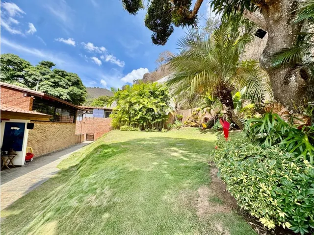 Se Vende Casa 500m2 4h+s/6b/5p Prados Del Este