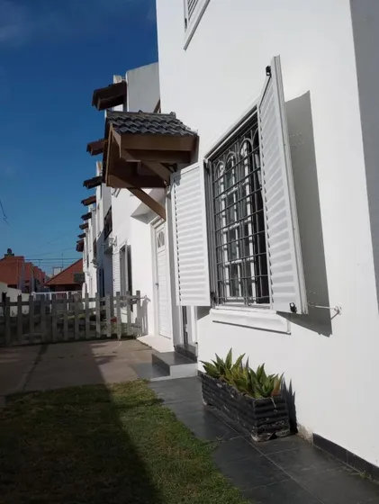 Dúplex En Venta - 3 Dormitorios 2 Baños - Cocheras - 78mts2 - Mar Del Tuyú 