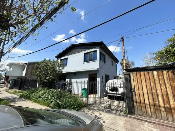 Venta Casa 2 Pisos, 4h, 2b Av. Acevedo - Conchali