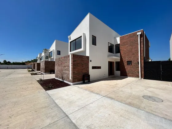 Townhouse, Las Rastras