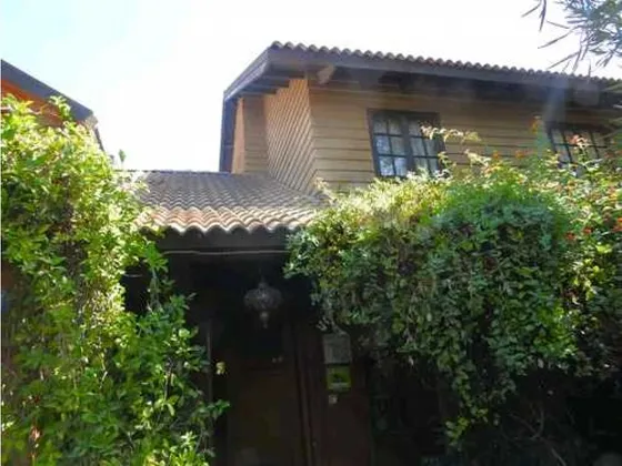 Casa En Ñuñoa/ Ángel Cruchaga