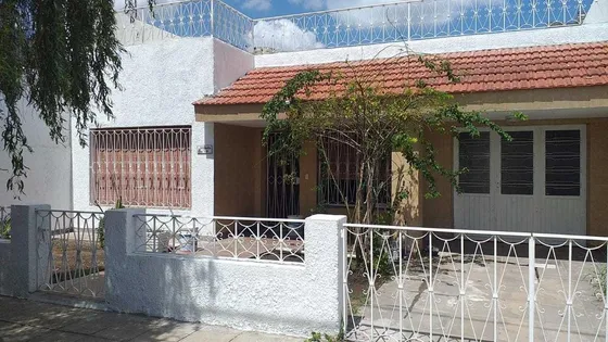 Casa En Venta - 2 Dormitorios 2 Baños 2 Cocheras - 300mts2 - Libertad