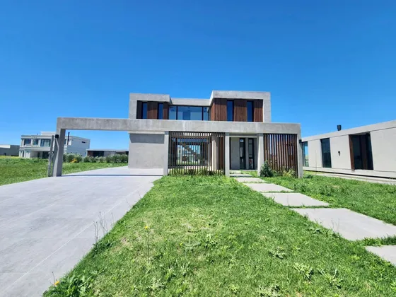 Casa En Venta En Lares De Canning  - Canning
