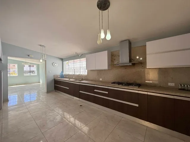 Solo Clientes Casa En Venta En Guaparo. Calle Cerrada