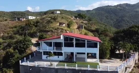 Casa Práctica Y Mágica, Muy Cerca De Las Salinas 