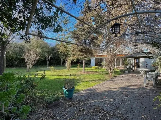Casa En Venta De 4 Dormitorios En La Reina