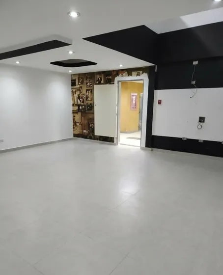 Grey Zuloaga De Inzitu Realtors Vende Local En El Centro Comercial El Remanso San Diego Solo Clientes