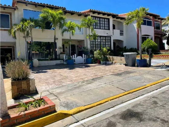 Casa Tipo Town House Agua Marina Country Club Urb Paraiso 2 Pampatar