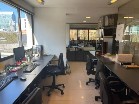 Oficina En Arriendo En Vitacura Kennedy 75 M2