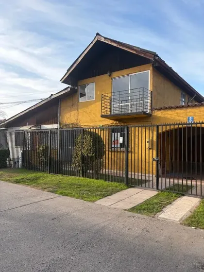Espaciosa Casa De 5d/3b Avenida Las Parcelas