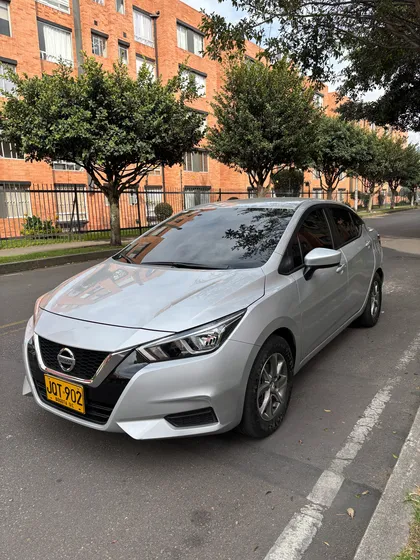 Nissan Versa 1.6 Sense