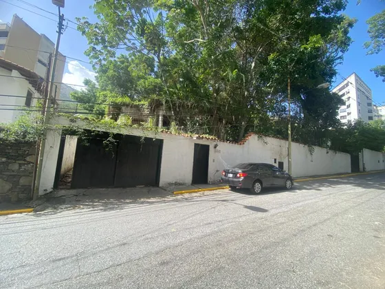 Terreno En Los Chorros Con Casa