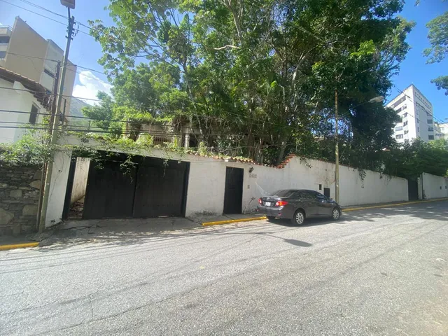 Terreno En Los Chorros Con Casa
