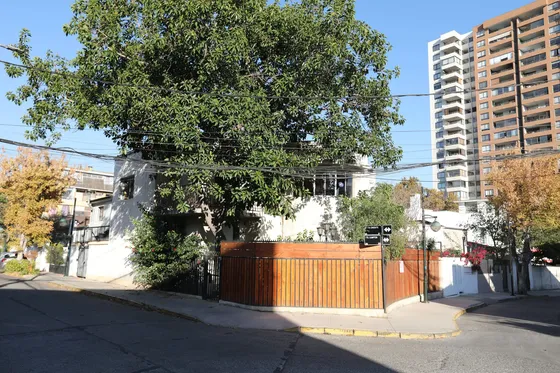 Gran Casa Comercial En El Corazón De Ñuñoa Metro Irarrázaval