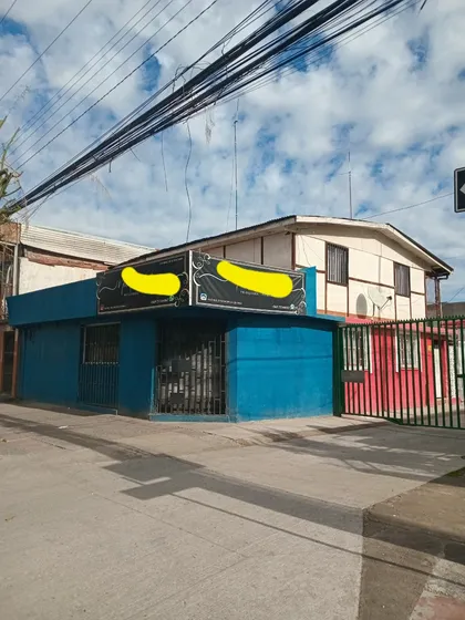 Venta Casa Esquina Con Local Comercial A Pasos  Est. Metro.