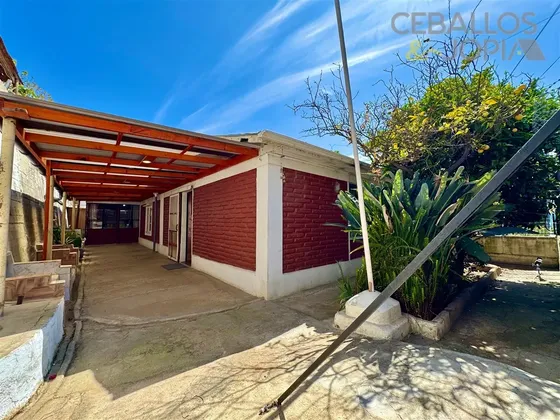 Casa En Venta De 4 Dorm. En Quilpué