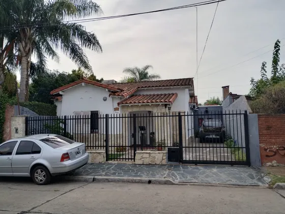 Excelente Chalet En Merlo Sur!!!