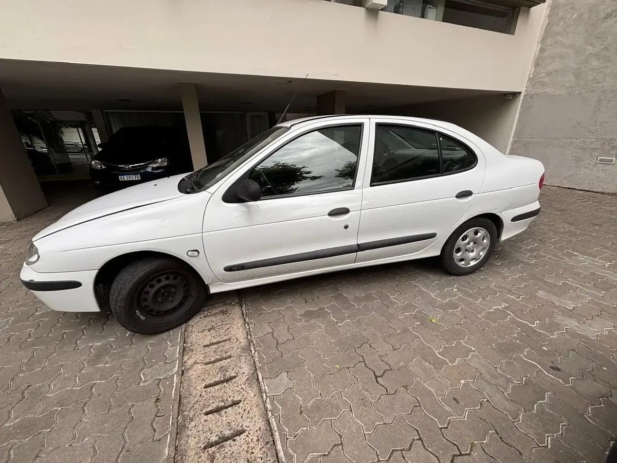 Renault Megane 1.6 Tric Pack