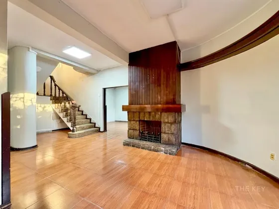Casa En Arriendo De 6 Dorm. En Ñuñoa