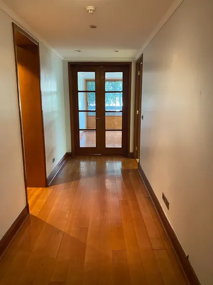 Excelente Departamento Ubicado En Barrio El Golf Las Condes