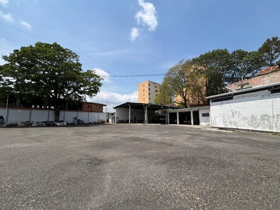Terreno En Venta Con Local Comercial, Cuenta Con  1675 Metros Cuadrados, En Plena Av Pedro León Torres, Con Gran Potencial A Tu Nuevo Negocio Soy Mehilyn Perez Tu Asesor Inmobiliario