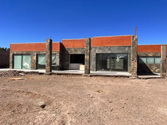 Terreno Amplio Con Casa En Construcción En Venta En Calama