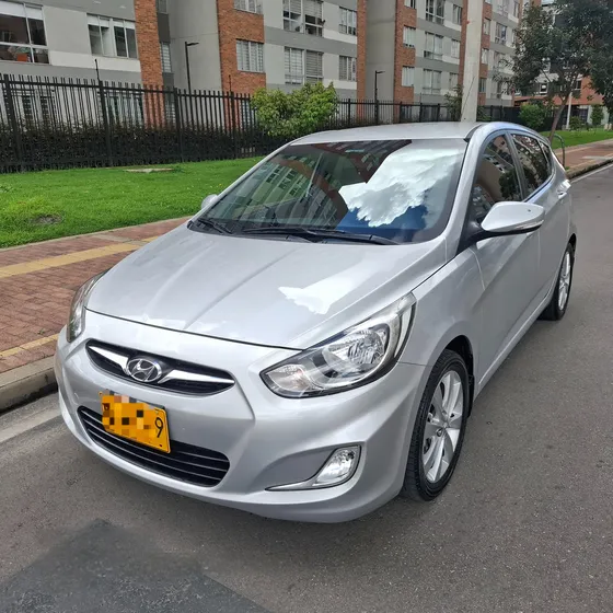 Hyundai Accent 1.6l 5 P