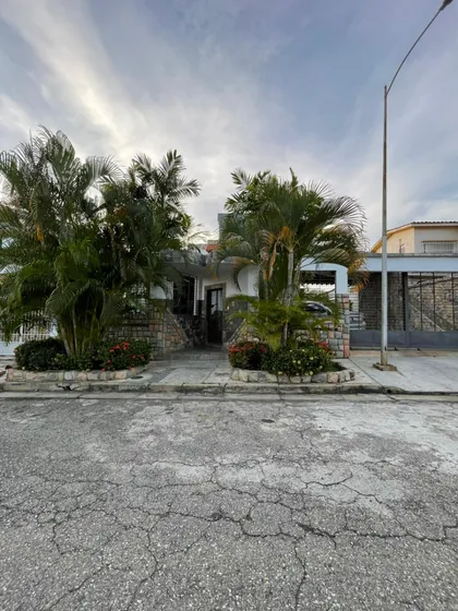 Venta De Quinta En Trigal Norte Calle Cerrada 