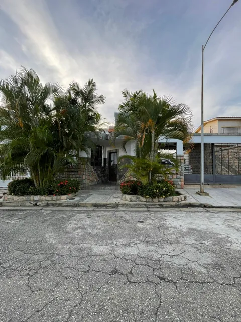 Venta De Quinta En Trigal Norte Calle Cerrada 