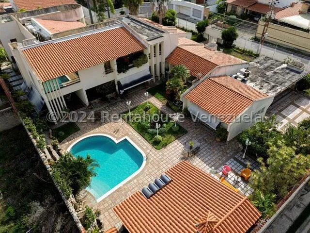 Maribel Morillo Vende Majestuosa  Y Elegante Casa De 2.136m2 Con Piscina, Ubicada En El Pedregal Al Este De Barquisimeto