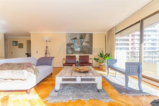 Departamento En Venta De 4 Dorm. En Las Condes