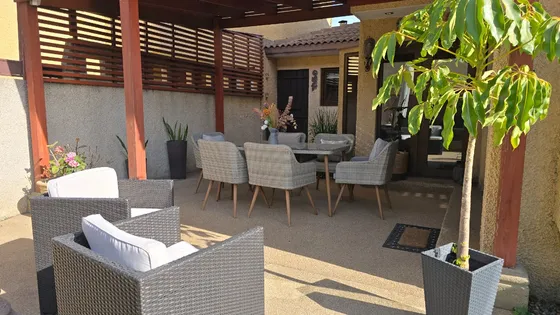  En Condominio Totalmente Remodelada