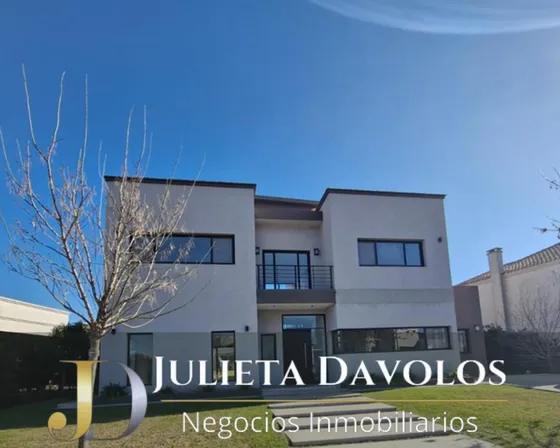 Casa En Venta  El Canton Barrio Puerto