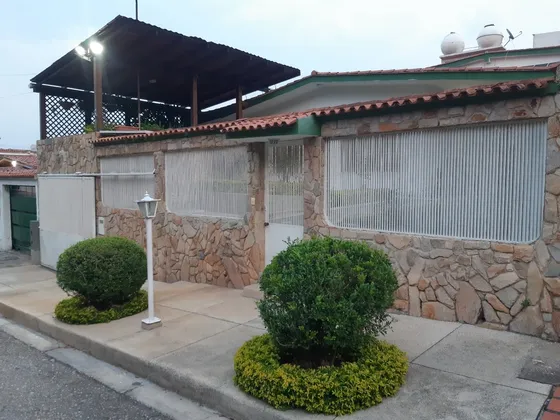 Juan Carlos González. Renta House Carabobo Vende Hermosa Casa Urb. El Morro 2 San Diego Carabobo Mls #25-20322 Rah/jcg.