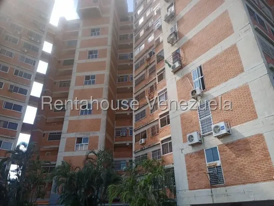 Estefani Salon Vende Hermoso Apartamento En Nueva Segovia Zona Este-lara-25-16619/