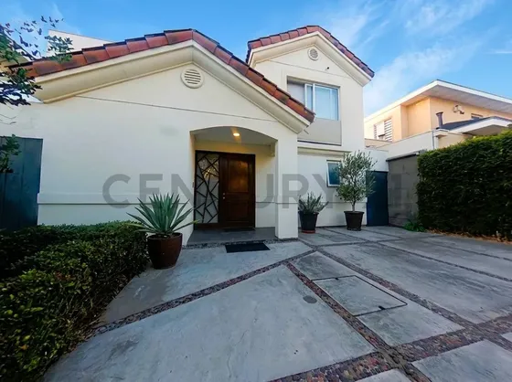 Se Vende Casa Peñalolén,condominio Altos Del Parque, Quil...