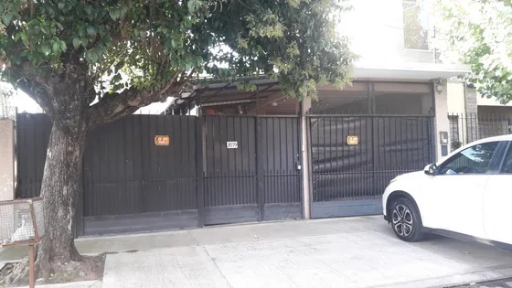 Casa En Venta En Luis Guillon !! Apta Credito