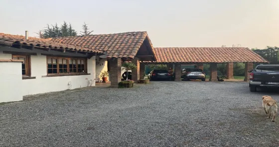 Estupenda Casa En Parcela, Estilo Chileno