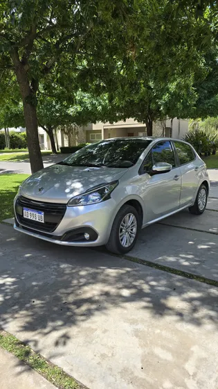 Peugeot 208 1.6l Allure