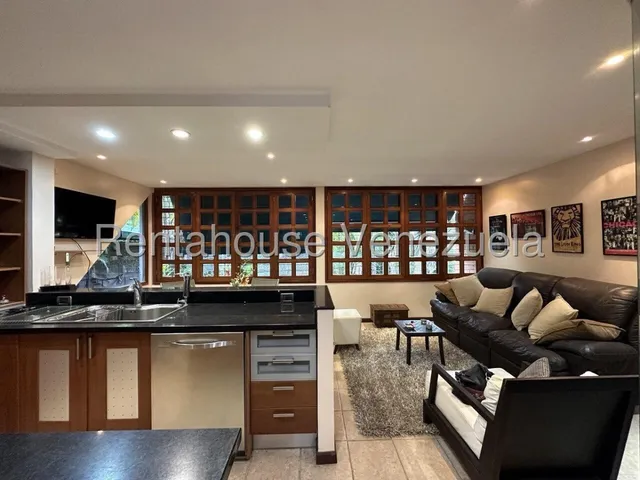 Townhouse En Venta, Urb. Oripoto