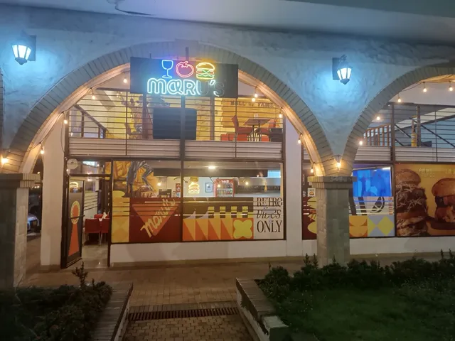 Restaurante De Comida Rápida Y Asados 