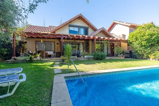 Venta De Casa En Condominio En San Carlos De Apoquindo
