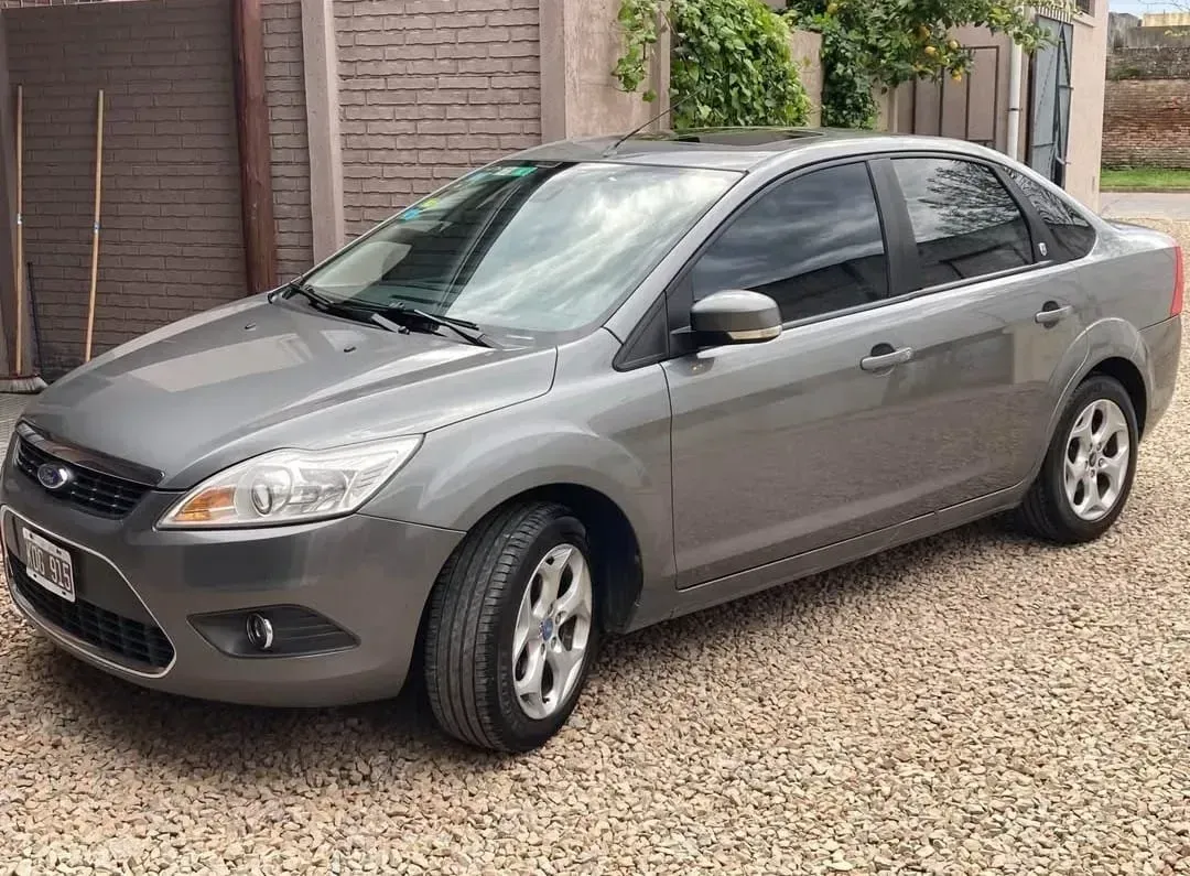 Ford Focus 2 2.0 Ghia AT