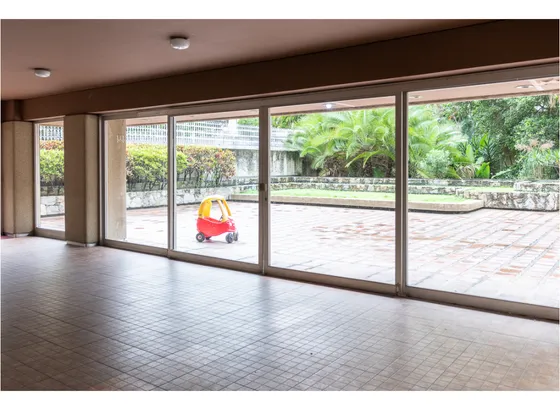 Se Vende Apartamento 300m2 La Florida 0647