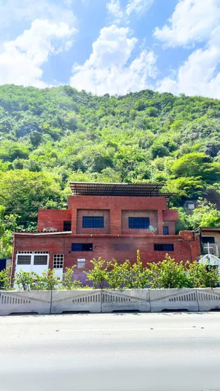 Venta De Casa Comercial En Macuto - La Guaira